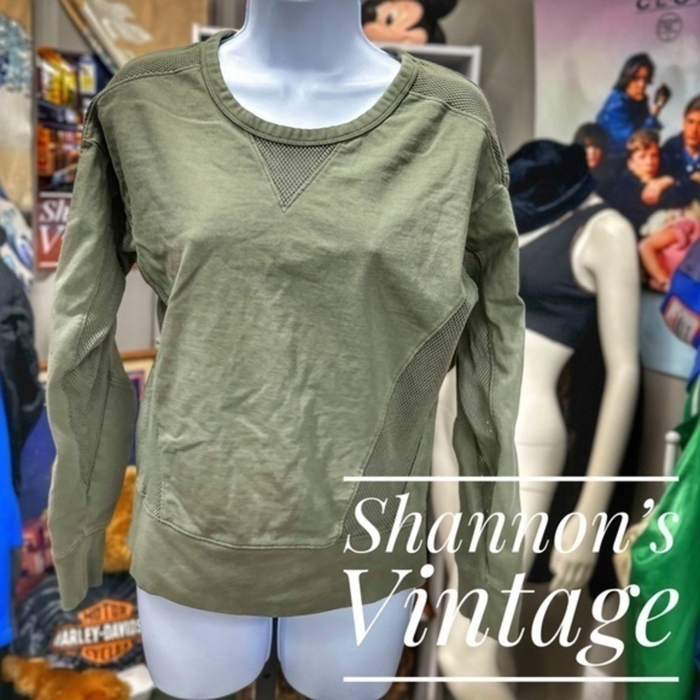 Athleta sz XS long sleeve performance top A3